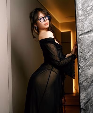 Ghatkopar aged housewife Call Girl